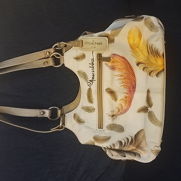 Anuschka - Picture 2 of 3